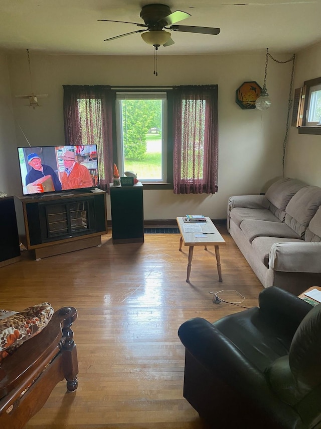 406 N Rd, Cloquet, MN 55720 - living area with ceiling fan and wood finished floors
