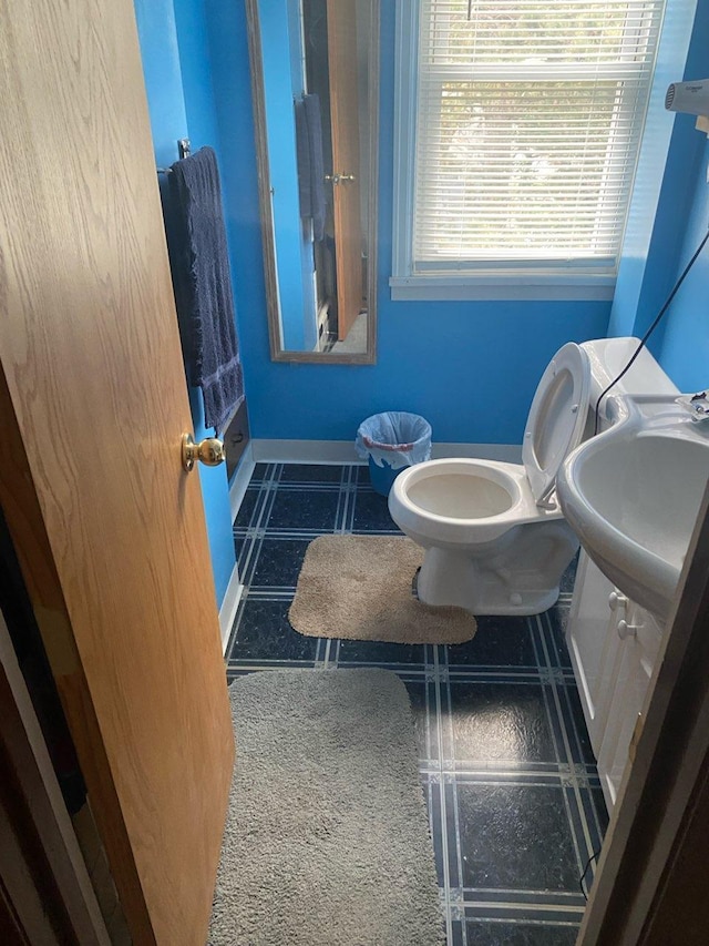 406 N Rd, Cloquet, MN 55720 - half bath with toilet and baseboards
