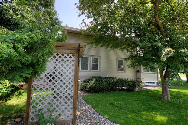 544 7th St, Red Wing, MN 55066 - view of home's exterior featuring a yard