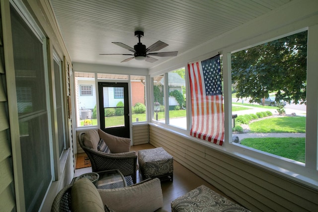 544 7th St, Red Wing, MN 55066 - sunroom / solarium with a ceiling fan