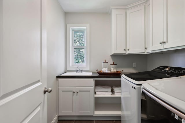 3365 Osgood Way N, Baytown Twp, MN 55082 - laundry area featuring washing machine and dryer and cabinet space