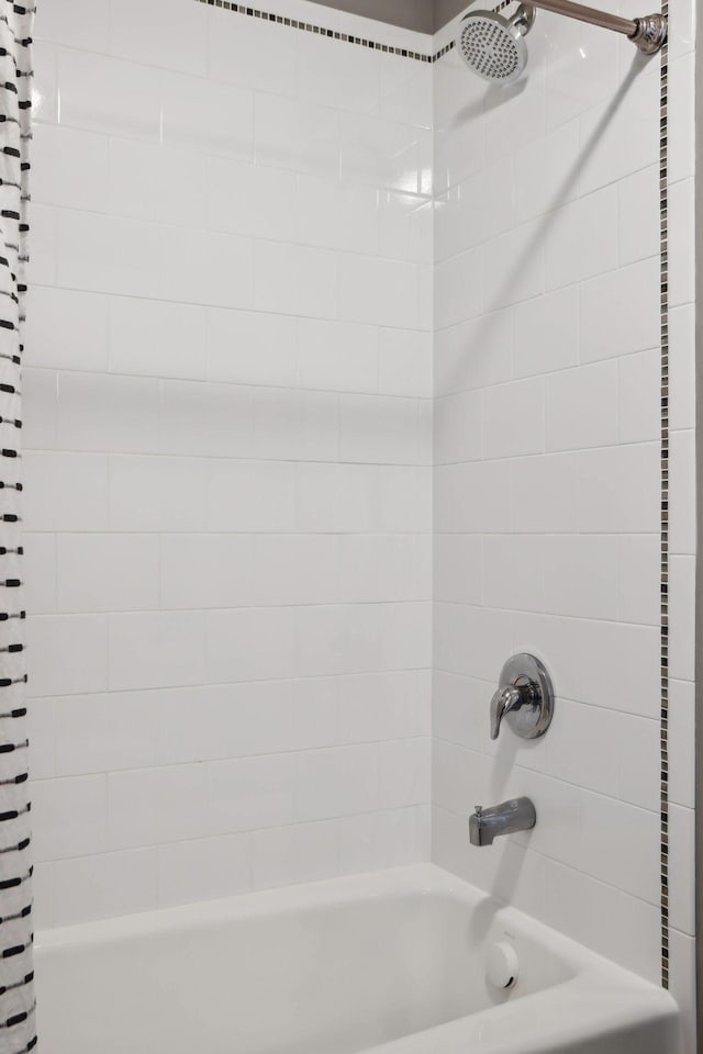 3365 Osgood Way N, Baytown Twp, MN 55082 - bathroom with shower / bathtub combination with curtain