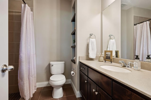 3365 Osgood Way N, Baytown Twp, MN 55082 - bathroom with vanity, a tile shower, and tile patterned floors