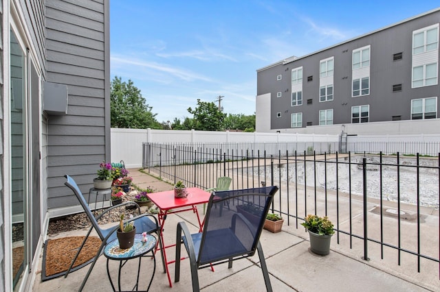 333 8th St SE Unit 120, Minneapolis, MN 55414 - view of balcony