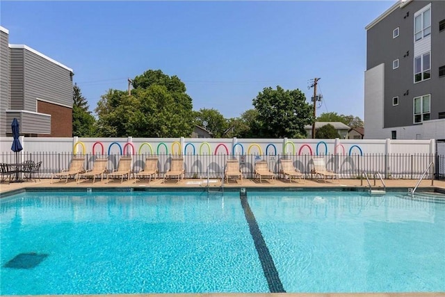 333 8th St SE Unit 120, Minneapolis, MN 55414 - view of community pool