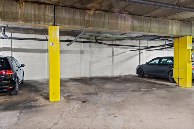 333 8th St SE Unit 120, Minneapolis, MN 55414 - view of parking garage