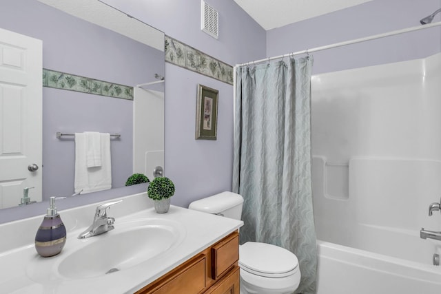 4107 Scott Ave N, Robbinsdale, MN 55422 - full bathroom with vanity and shower / bath combination with curtain