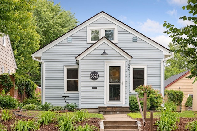 5321 39th Ave S, Minneapolis, MN 55417 - bungalow featuring entry steps