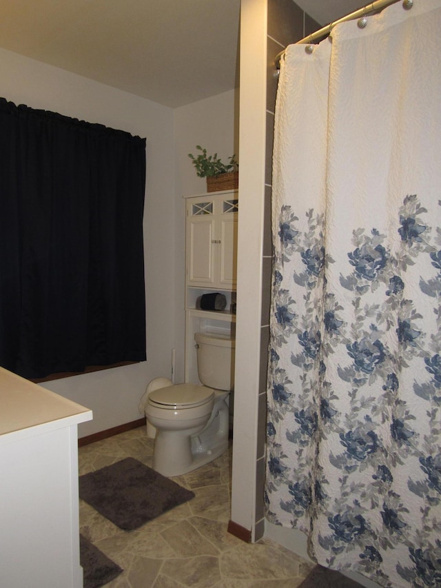 401 St Paul Ave, Fulda, MN 56131 - full bath featuring vanity and a shower with shower curtain