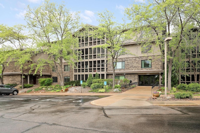 3801 98th St Unit 108, Bloomington, MN 55431 - view of property with uncovered parking
