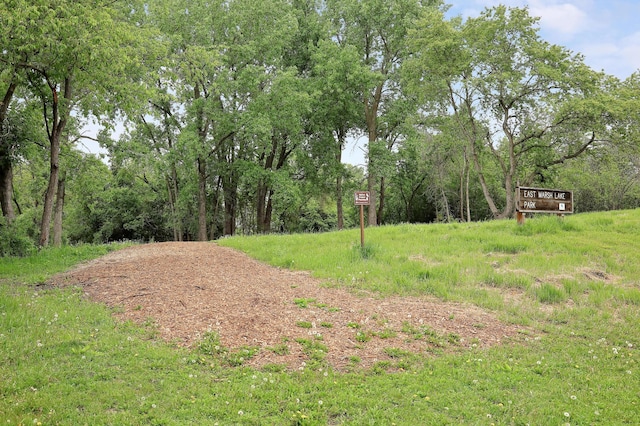 3801 98th St Unit 108, Bloomington, MN 55431 - view of yard