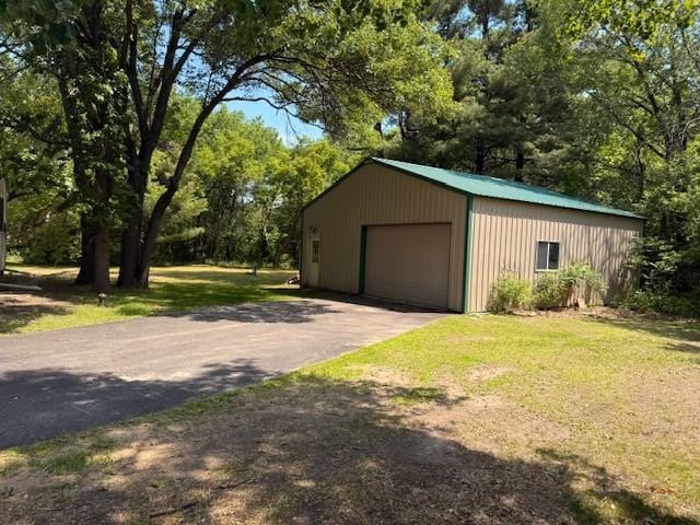 20430 Rhoda Ave, Ravenna Twp, MN 55089 - detached garage featuring driveway