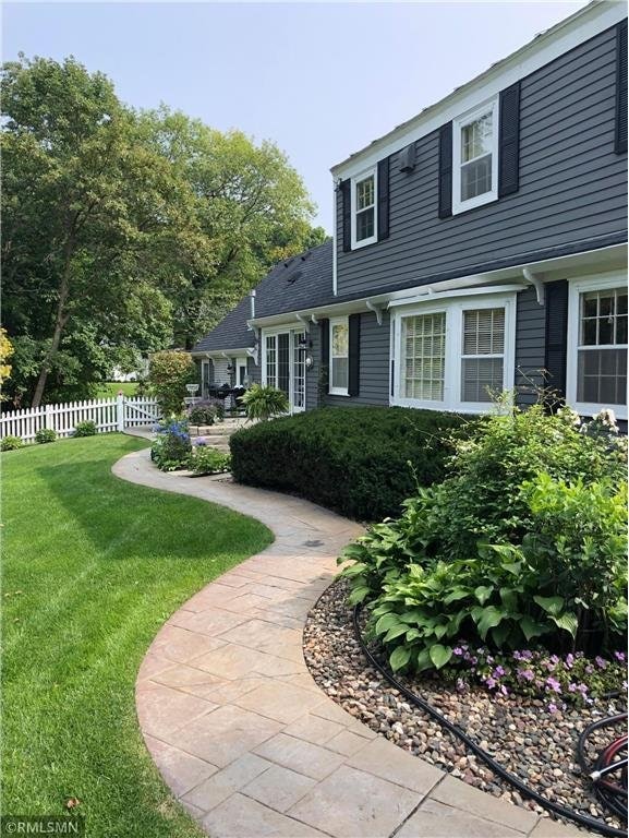 4022 Hillcrest Rd, Deephaven, MN 55391 - view of front facade