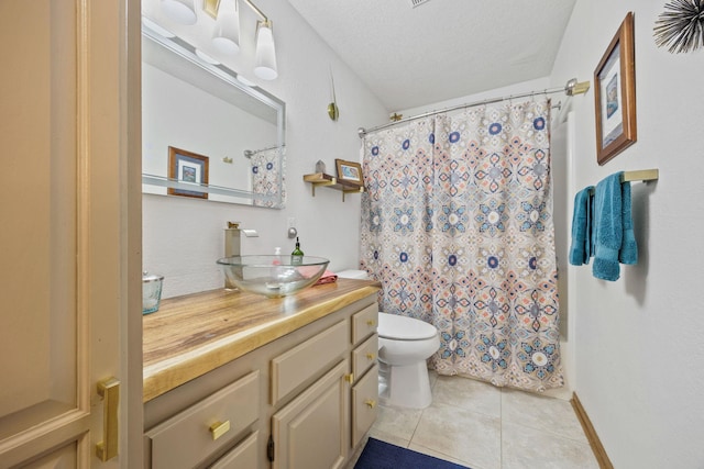 119 Morningside Dr NE, Hutchinson, MN 55350 - full bath featuring vanity, tile patterned floors, shower / tub combo, and a textured ceiling