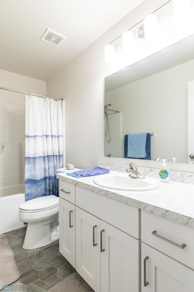 7339 21st St S, Fargo, ND 58104 - full bath with vanity and shower / bath combo
