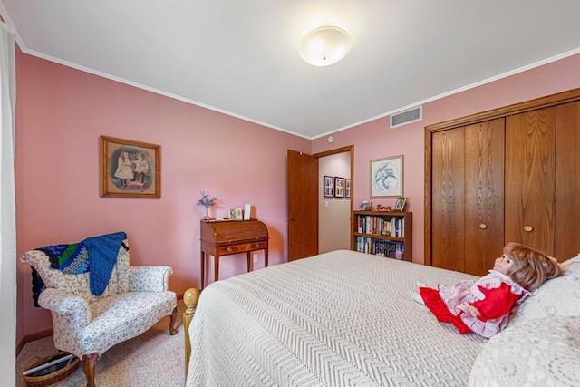 4820 Echo Ct, Faribault, MN 55021 - carpeted bedroom with crown molding and a closet