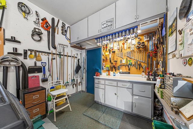 4820 Echo Ct, Faribault, MN 55021 - misc room featuring a workshop area