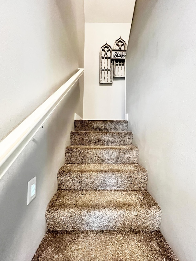 534 Main St, Perham, MN 56573 - view of stairway