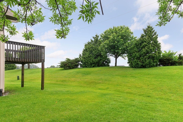 15616 84th St NE, Otsego, MN 55330 - view of grassy yard featuring a deck