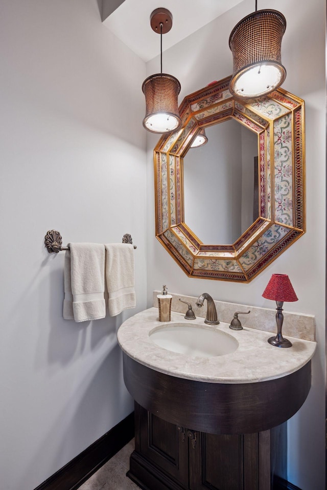 1709 1/2 Pulaski Rd, Buffalo, MN 55313 - bathroom featuring vanity