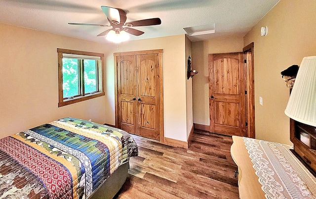 45207 281st Ln, Aitkin, MN 56431 - bedroom with wood finished floors, ceiling fan, and a closet