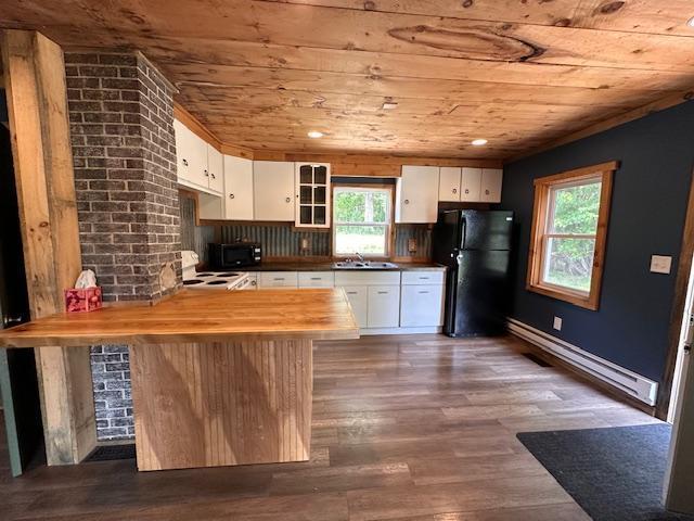 4623 Salo Rd, Waasa Twp, MN 55732 - kitchen with wood ceiling, baseboard heating, black appliances, a peninsula, and white cabinetry