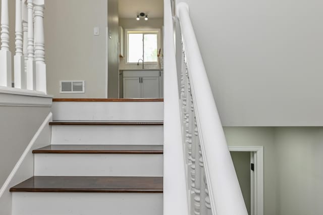 1527 Harvest Ln, Shakopee, MN 55379 - view of stairway