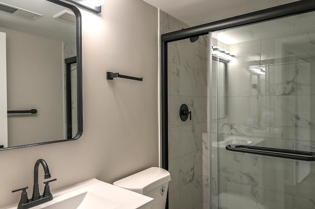 1527 Harvest Ln, Shakopee, MN 55379 - bathroom featuring a shower stall and vanity