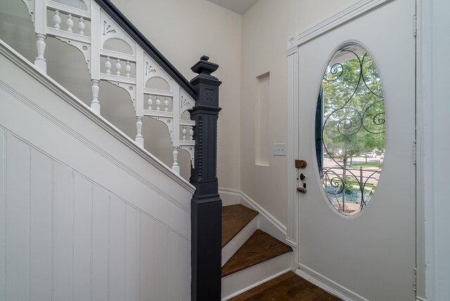 121 Hickory St, Chaska, MN 55318 - foyer entrance featuring stairway and dark wood-type flooring