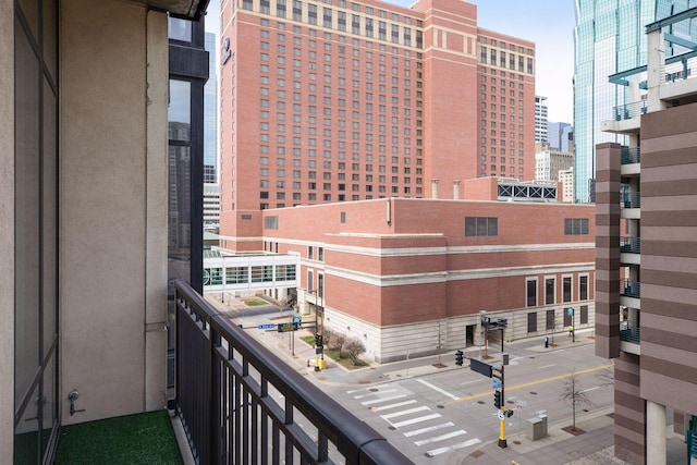 201 11th St Unit 530, Minneapolis, MN 55403 - balcony with a view of city