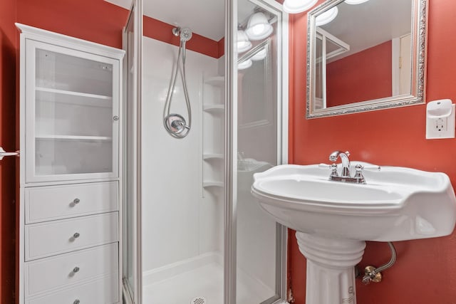 2709 Ewing Ave N, Robbinsdale, MN 55422 - full bath featuring a stall shower