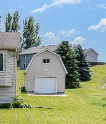 204 Sidney St E, Morristown, MN 55052 - view of detached garage