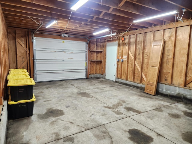 204 Sidney St E, Morristown, MN 55052 - view of garage