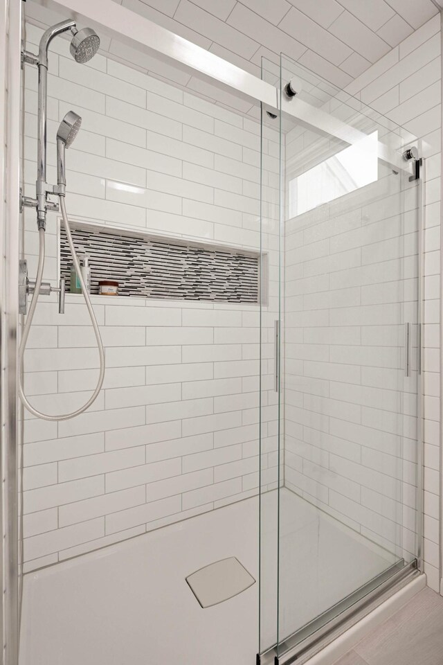 5713 Duncan Ln, Edina, MN 55436 - bathroom featuring a shower stall