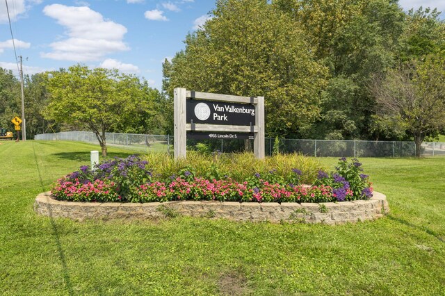 5713 Duncan Ln, Edina, MN 55436 - view of community sign