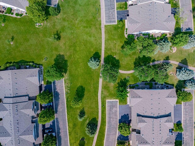 1152 Crystal Pl W, Chaska, MN 55318 - aerial view of property and surrounding area
