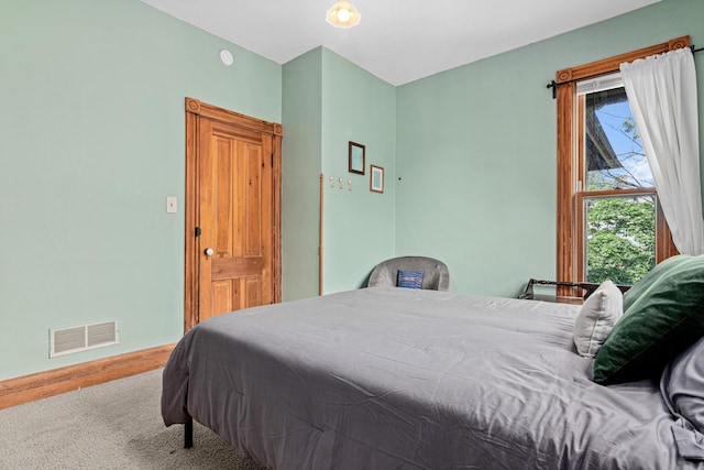 1813 11th Ave S, Minneapolis, MN 55404 - bedroom with carpet and baseboards