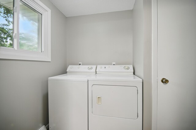 455 Sylvan St, Owatonna, MN 55060 - laundry room featuring washer and clothes dryer