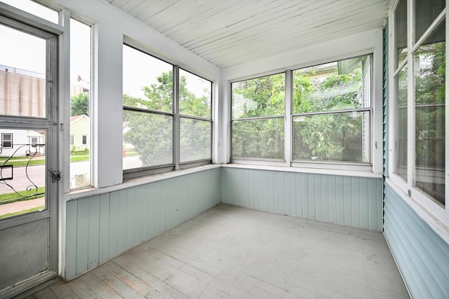 579 4th St, Winona, MN 55987 - unfurnished sunroom featuring healthy amount of natural light