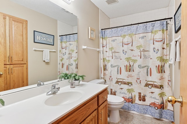 9534 Kirkwood Way N, Maple Grove, MN 55369 - full bath featuring vanity, curtained shower, and a textured ceiling