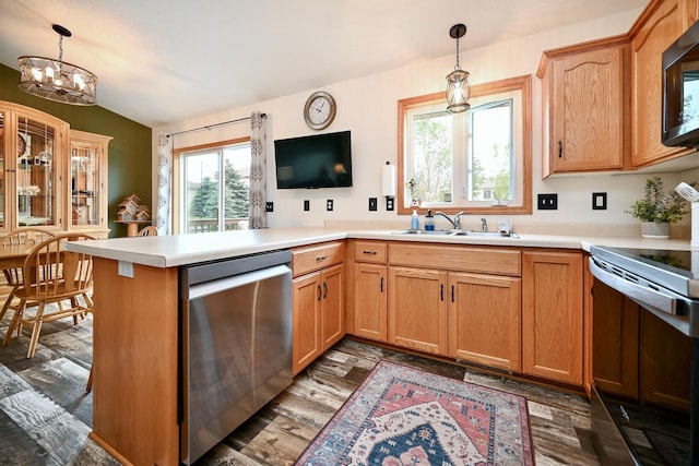 404 3rd Way SE, Dover, MN 55929 - kitchen featuring stainless steel appliances, a peninsula, light countertops, and pendant lighting