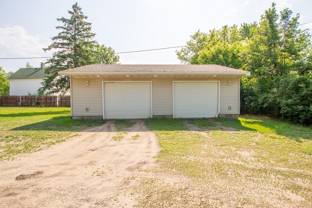 724 10th St NW, Bemidji, MN 56601 - view of detached garage