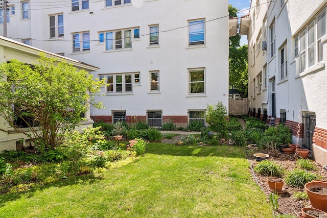 436 Holly Ave Unit 3, Saint Paul, MN 55102 - view of yard
