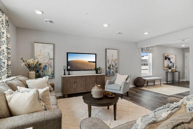 13636 Kaylemore Trl, Rosemount, MN 55068 - living room featuring light wood finished floors and recessed lighting