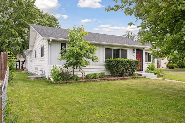 1475 Eldridge Ave E, Maplewood, MN 55109 - single story home featuring a front lawn, a chimney, and a shingled roof