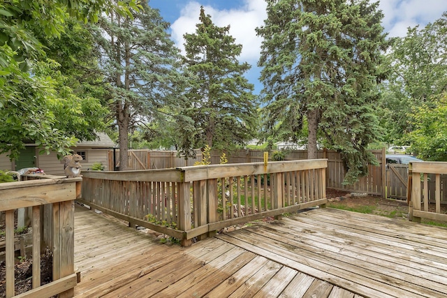 200 27th Ave N, Saint Cloud, MN 56303 - deck featuring a fenced backyard
