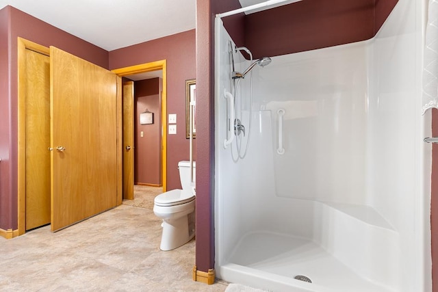 109 Pine Ave N, Canby, MN 56220 - bathroom with toilet and a walk in shower