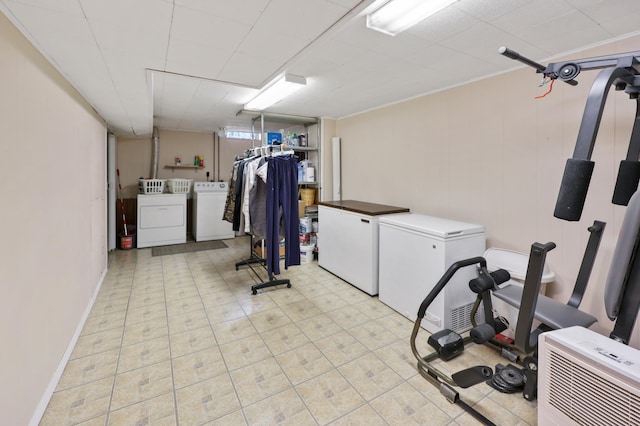 842 28th Ave N, Saint Cloud, MN 56303 - exercise room featuring washer and dryer and light flooring