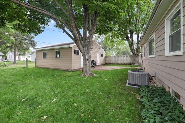 842 28th Ave N, Saint Cloud, MN 56303 - view of yard with a patio