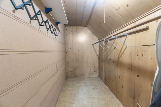 613 Oak St, Farmington, MN 55024 - spacious closet featuring light flooring